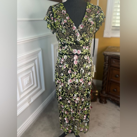 Black Floral Embellished Flutter Cap Sleeve Dress - Picture 5 of 9